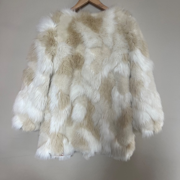 Vintage Faux fur mixed tones and peach satin lined coat/jacket size small - Picture 3 of 6